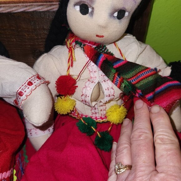 Vintage Cholita Dolls from Bolivia Handmade Cloth Traditional Outfits & Hats - Picture 5 of 8